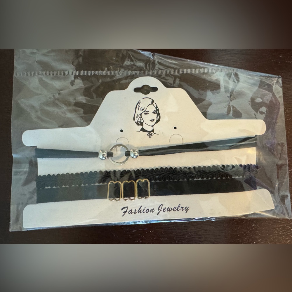 Women’s Chokers - Picture 4 of 7